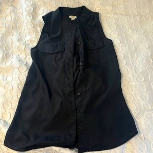 Size 2 J Crew button up tank, double pockets (invisible buttons), 100% polyester